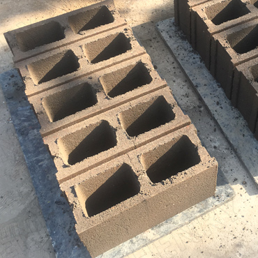 brick laying machine
