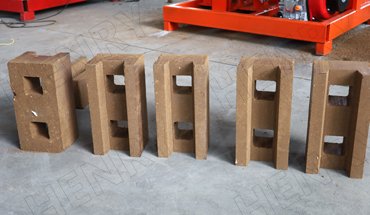 machine à fabriquer des blocs emboîtables manuels