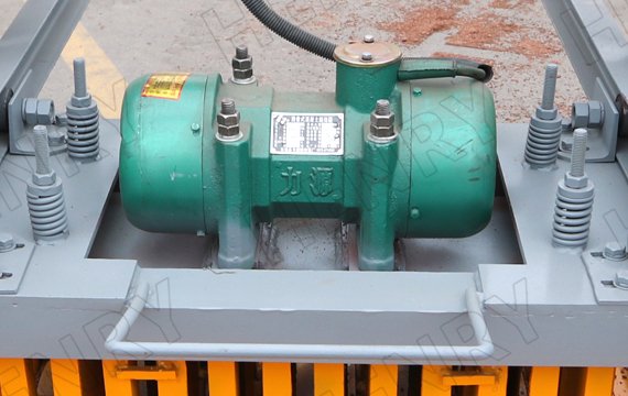 mini-machine à fabriquer des briques