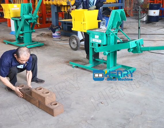 compressed-earth-block-machines
